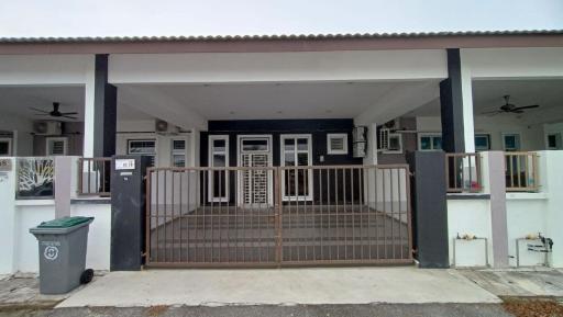 Bushra Guest House, Batu Pahat - Housity