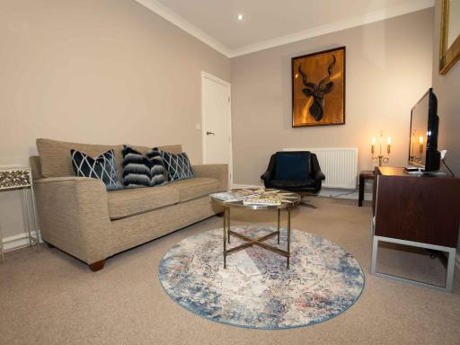 Pass the Keys Stones Throw Apartment, South Cliff, Scarborough - Housity