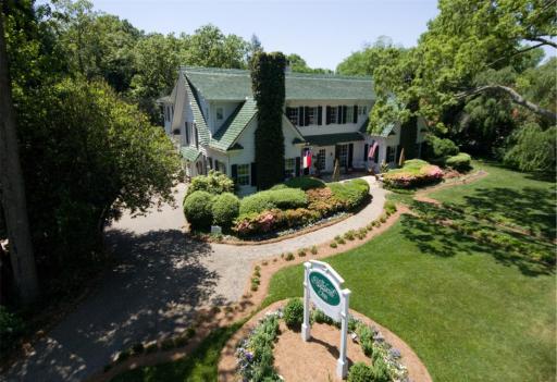 The Morehead Inn - Housity