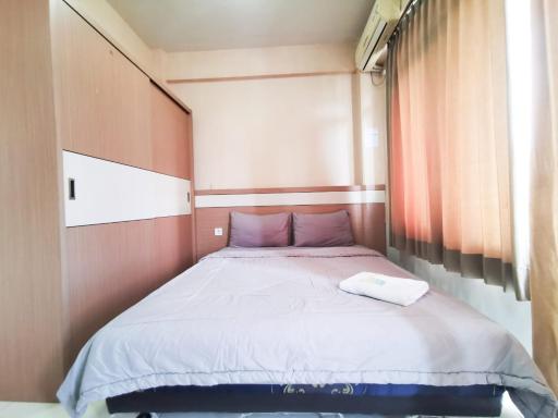 Room at AWS Apartment by Levi - Housity