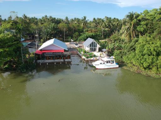 Boat house marina restaraunt and homestay - Housity