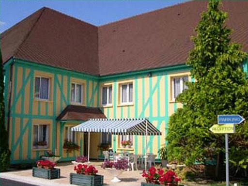 Logis Hôtel Le Pan De Bois - Housity
