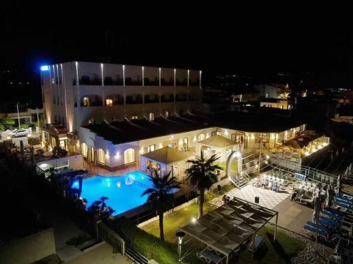 Hotel Il Gabbiano Beach - Housity