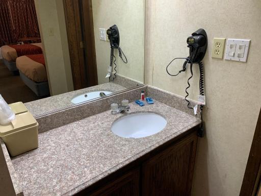 Coachman's Inn Motel - Housity