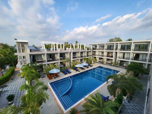 Golden Crab Boutique - Housity