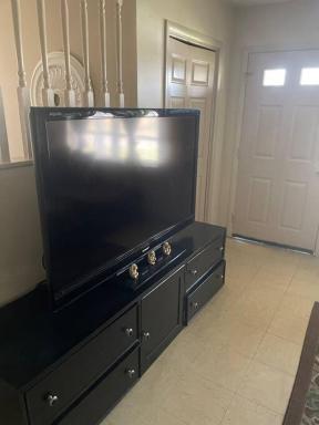 Beautiful Spacious 3 BR brick home for the family - Housity