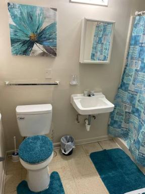 Beautiful Spacious 3 BR brick home for the family - Housity
