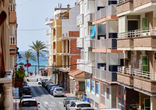 Torrevieja Playa del Cura - 140 m to the beach. - Hizvo