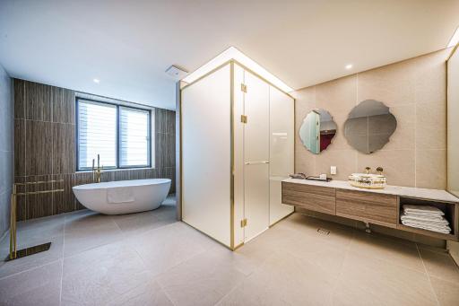 Act Tourist Hotel - Housity