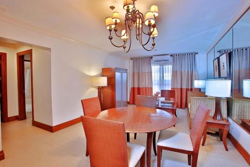 Crown Regency Suites Mactan - Housity