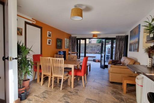 Fantastic Modern House, Central Old Town - Housity