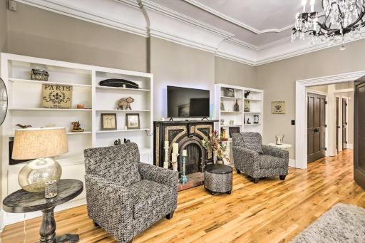 1890s Victorian House - Walk to 12 Casinos! - Housity