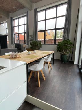 LOFT Ypres old school freeWiFi & Coffee - Housity