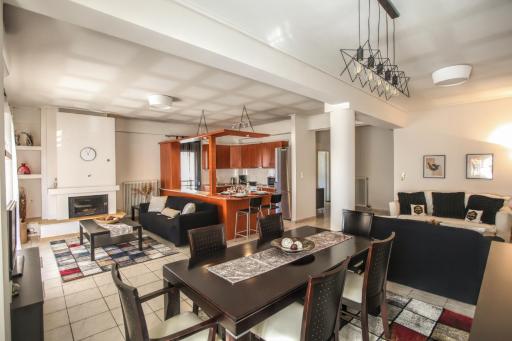 Grand Meteora Central Luxury Apartment - Housity