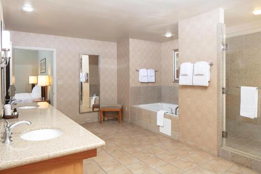 The Platinum Hotel - Housity
