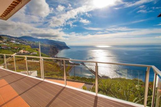Benoni House by Stay Madeira Island - Housity