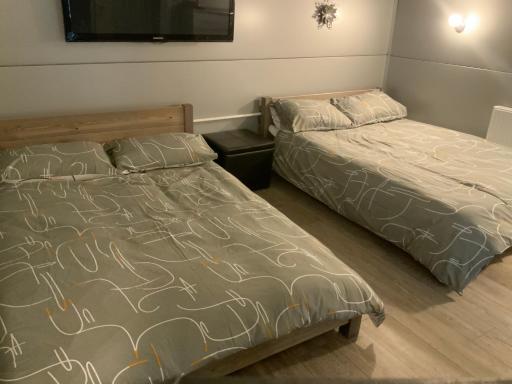 Remarkable 1-Bed Apartment in Huntingdon - Housity