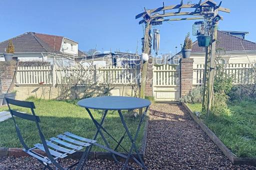 Maison de charme avec jardin - Housity