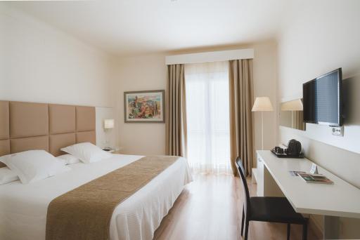 Hotel Pirineos Figueres by Pierre & Vacances - Housity
