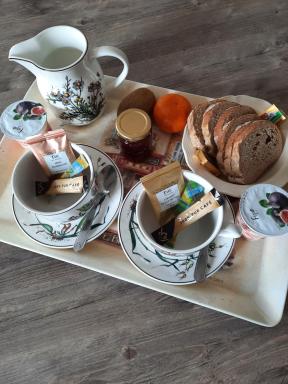 A 10 kms de la mer, avec petit déjeuner - Housity