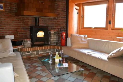 Chalet with terrace and fireplace - Housity