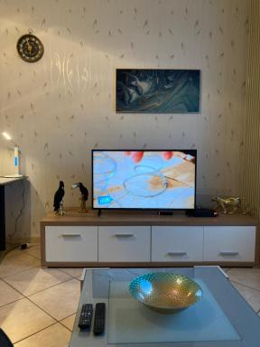 Vaste appartement douillet au cœur de la ville du cristal - Housity