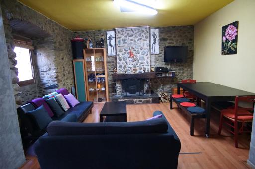 Apto cerca de Puigcerda con chimenea - Housity