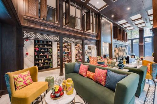 The base central phuket town pu ji zhen shang tai zhong yang shang chang pang ha - Housity