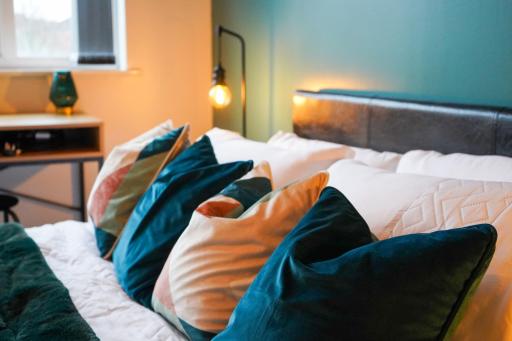 Entire modern apartment in Coventry City Centre - Housity