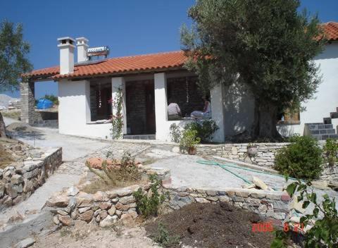 KALIVI Traditional Olive Farm Guest House - Housity
