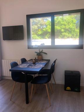 Charmante maisonnette avec terrasse à 100m de la plage - Housity