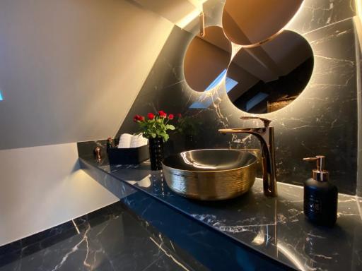Magnifique Villa le89golden jacuzzi et sauna privatif - Housity