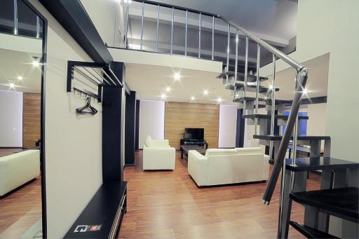 Garage Hotel - Housity