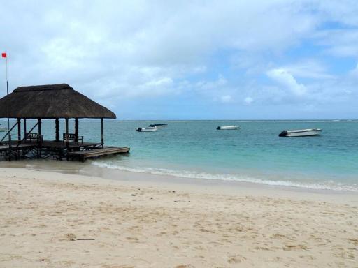 Beach front apartment - Housity
