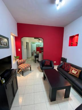 CASA MONROE, amplia con excelente ubicación! - Housity