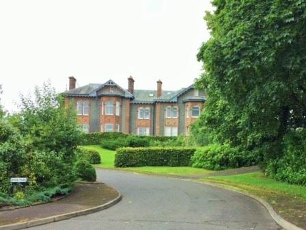 Moffat - Luxury apartment with outstanding views. - Housity