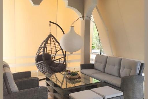 A family detached house - 2 mins walk from the sea - Housity