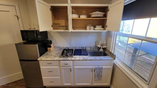 Adorable modern guesthouse with full kitchen - Housity