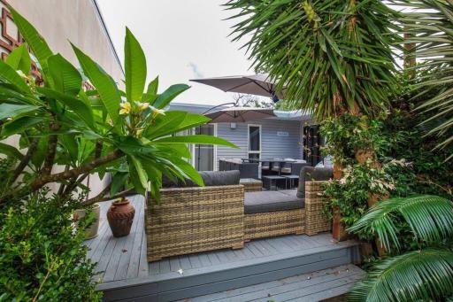 Swanway family holiday home - 15 min walk to beach, seconds to lake - Housity