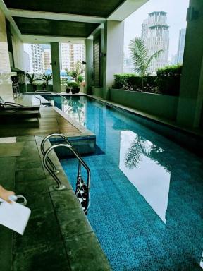 14d mosaic staycation - Housity