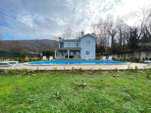Splendid Villa with Private Pool and Fireplaces Surrounded by Nature in Sapanca - Housity