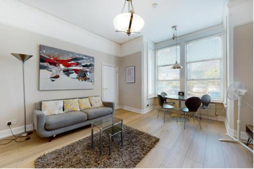Super 1 Bedroom Flat in Hendon near Middlesex University with private parking - Housity