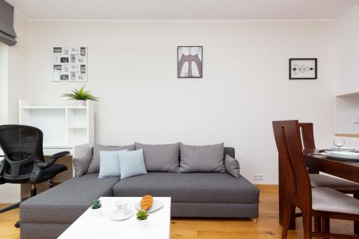 Kolorowy Gocław Apartment by Noclegi Renters - Housity