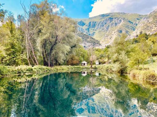 Romantic Yurt in Nature Reserve with Jacuzzi - Housity