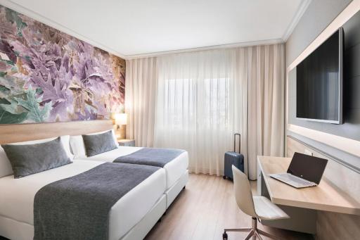 Salles Ciutat del Prat Barcelona Airport - Housity