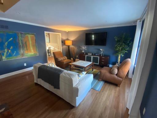 Here It Is! Cool Cape Cod-3 BR-2.5 Bath-12 Guests - Housity
