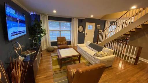 Here It Is! Cool Cape Cod-3 BR-2.5 Bath-12 Guests - Housity