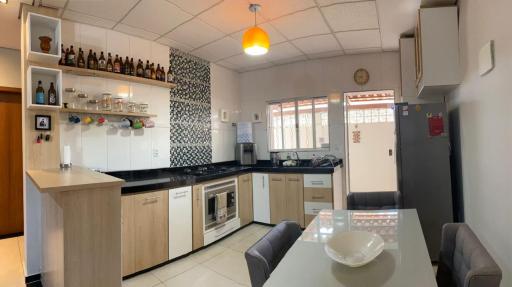 Casa privativa com garagem - Contagem MG - Housity