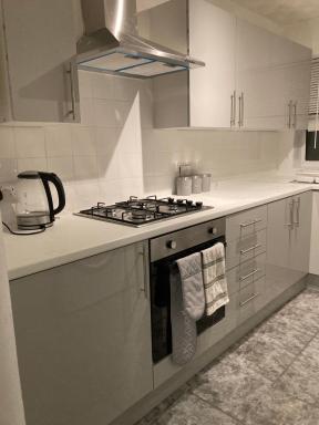 Home away from Home: Welcoming 2 bed entire house in North Liverpool - Housity