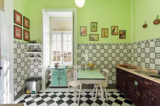 Vintage Balcony Guesthouse - Housity